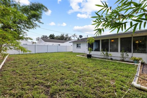 Villa ou maison à vendre à Clearwater, Floride: 2 chambres, 95.22 m2 № 2400974 - photo 28