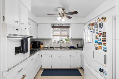 Villa ou maison à vendre à Clearwater, Floride: 2 chambres, 95.22 m2 № 2400974 - photo 12