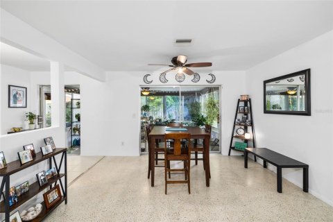 Villa ou maison à vendre à Clearwater, Floride: 2 chambres, 95.22 m2 № 2400974 - photo 9
