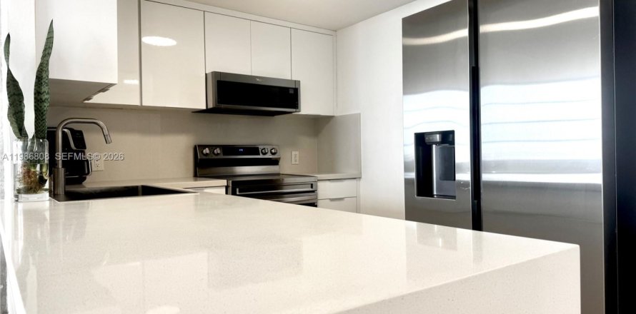 Condo à North Miami, Floride, 1 chambre  № 2176282