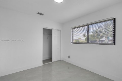 Купить виллу или дом в Майами-Гарденс, Флорида 3 спальни, 110.55м2, № 2060564 - фото 16