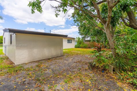 Купить виллу или дом в Майами-Гарденс, Флорида 3 спальни, 110.55м2, № 2060564 - фото 26