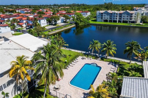 Condominio en venta en Cutler Bay, Florida, 2 dormitorios, 110.74 m2 № 1935907 - foto 20