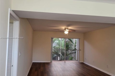 Condominio en venta en Cutler Bay, Florida, 2 dormitorios, 110.74 m2 № 1935907 - foto 9