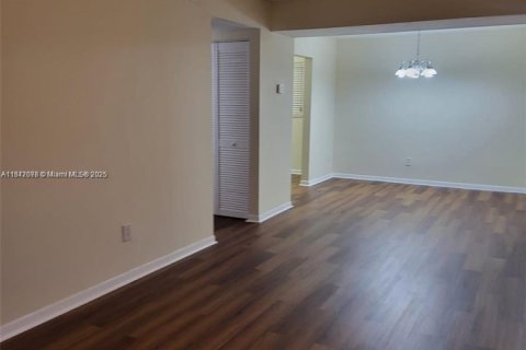 Copropriété à vendre à Cutler Bay, Floride: 2 chambres, 110.74 m2 № 1935907 - photo 12