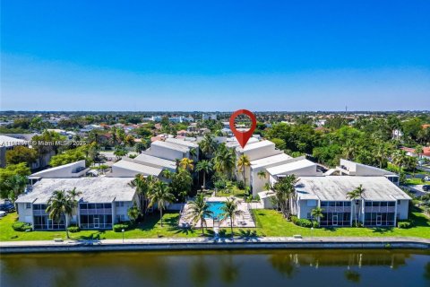 Condominio en venta en Cutler Bay, Florida, 2 dormitorios, 110.74 m2 № 1935907 - foto 2