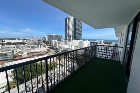 Copropriété à vendre à Miami Beach, Floride: 1 chambre, 85.19 m2 № 1945608 - photo 2
