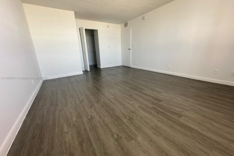 Copropriété à vendre à Miami Beach, Floride: 1 chambre, 85.19 m2 № 1945608 - photo 21