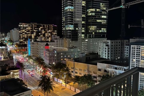Copropriété à vendre à Miami Beach, Floride: 1 chambre, 85.19 m2 № 1945608 - photo 1
