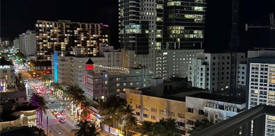 Condo à Miami Beach, Floride, 1 chambre  № 1945608