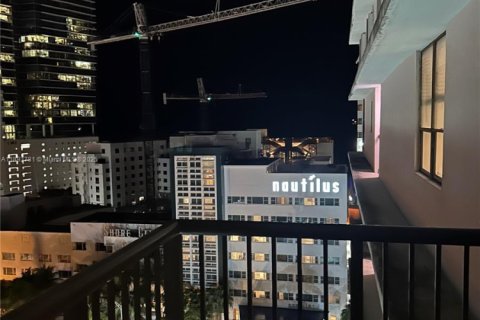 Copropriété à vendre à Miami Beach, Floride: 1 chambre, 85.19 m2 № 1945608 - photo 4