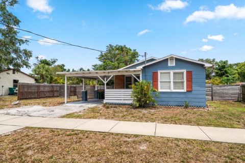 House in Largo, Florida 3 bedrooms, 110.37 sq.m. № 1679774 - photo 1