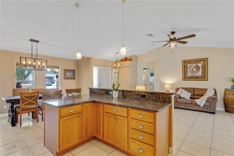 House in Port Charlotte, Florida 3 bedrooms, 186.18 sq.m. № 1885532 - photo 15