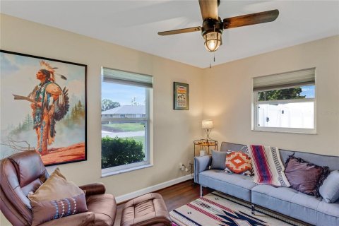 House in Port Charlotte, Florida 3 bedrooms, 186.18 sq.m. № 1885532 - photo 30