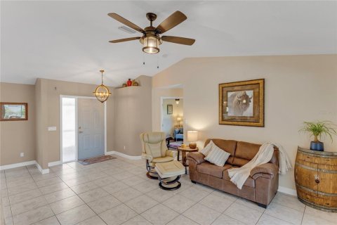 House in Port Charlotte, Florida 3 bedrooms, 186.18 sq.m. № 1885532 - photo 8