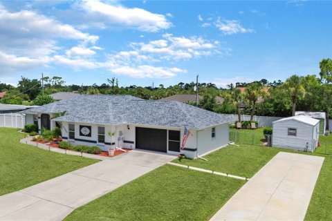 House in Port Charlotte, Florida 3 bedrooms, 186.18 sq.m. № 1885532 - photo 3