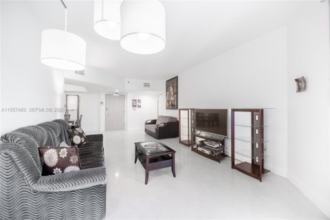 Condominio en venta en Sunny Isles Beach, Florida, 1 dormitorio, 117.06 m2 № 2020201 - foto 8