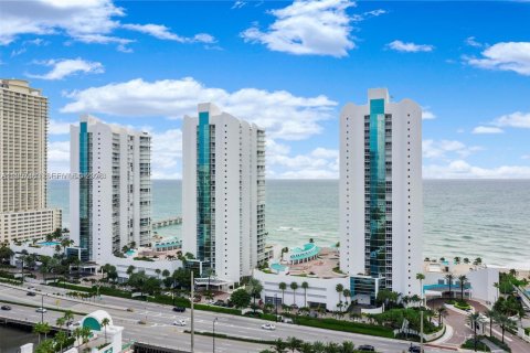 Condominio en venta en Sunny Isles Beach, Florida, 1 dormitorio, 117.06 m2 № 2020201 - foto 5