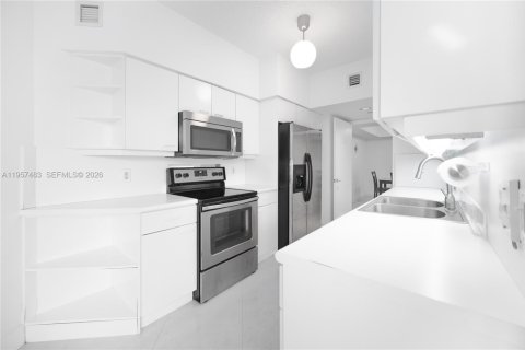 Condominio en venta en Sunny Isles Beach, Florida, 1 dormitorio, 117.06 m2 № 2020201 - foto 2