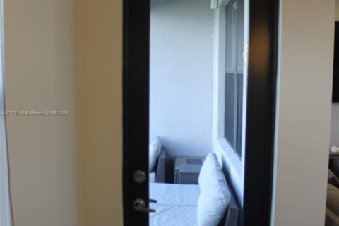 Adosado en venta en Miami Lakes, Florida, 3 dormitorios, 147.53 m2 № 1700282 - foto 17
