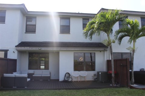 Adosado en venta en Miami Lakes, Florida, 3 dormitorios, 147.53 m2 № 1700282 - foto 20