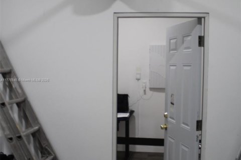 Adosado en venta en Miami Lakes, Florida, 3 dormitorios, 147.53 m2 № 1700282 - foto 15