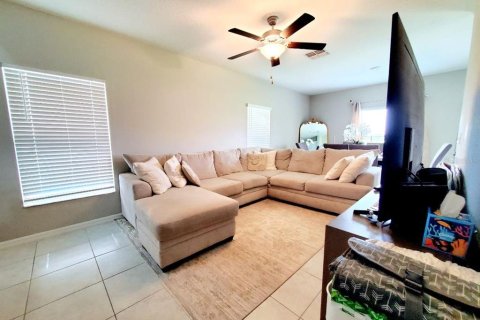 House in Tampa, Florida 3 bedrooms, 145.67 sq.m. № 2234460 - photo 6