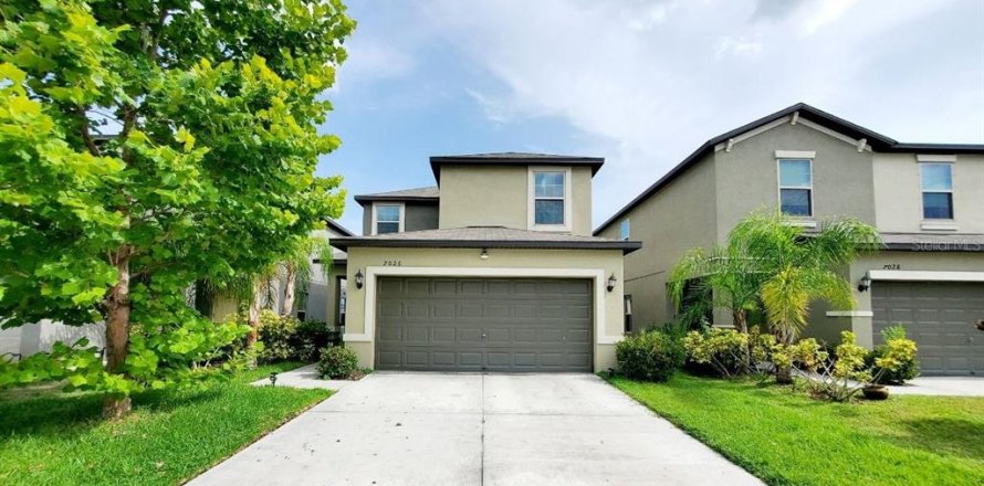 House in Tampa, Florida 3 bedrooms, 145.67 sq.m. № 2234460