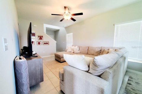 House in Tampa, Florida 3 bedrooms, 145.67 sq.m. № 2234460 - photo 7