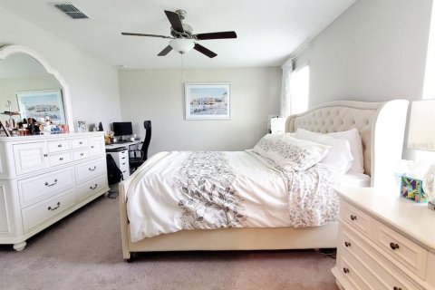 House in Tampa, Florida 3 bedrooms, 145.67 sq.m. № 2234460 - photo 21