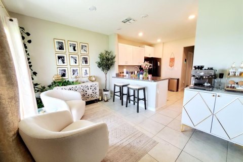 House in Tampa, Florida 3 bedrooms, 145.67 sq.m. № 2234460 - photo 10