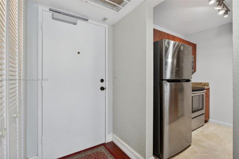 Condominio en venta en Pompano Beach, Florida, 1 dormitorio, 58.53 m2 № 2017240 - foto 3