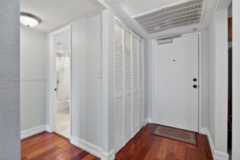 Condominio en venta en Pompano Beach, Florida, 1 dormitorio, 58.53 m2 № 2017240 - foto 2