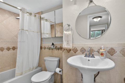 Condominio en venta en Pompano Beach, Florida, 1 dormitorio, 58.53 m2 № 2017240 - foto 17