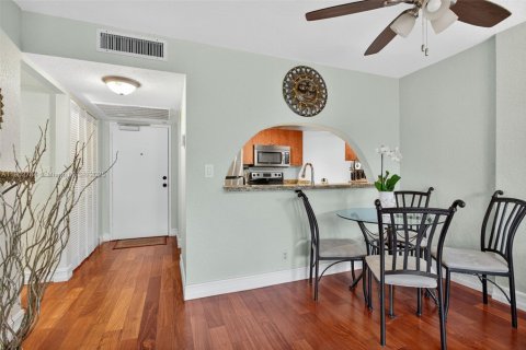 Condominio en venta en Pompano Beach, Florida, 1 dormitorio, 58.53 m2 № 2017240 - foto 8