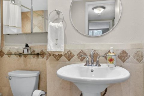 Condominio en venta en Pompano Beach, Florida, 1 dormitorio, 58.53 m2 № 2017240 - foto 18