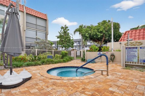 Condominio en venta en Pompano Beach, Florida, 1 dormitorio, 58.53 m2 № 2017240 - foto 26