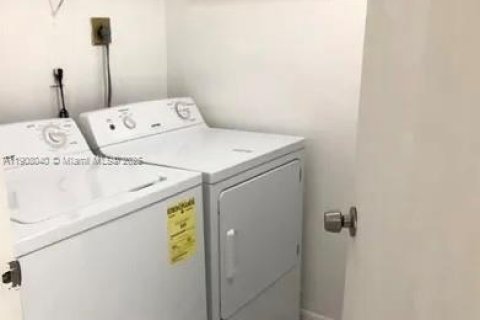 Купить кондоминиум в Санрайз, Флорида 2 спальни, 90.12м2, № 1973123 - фото 11