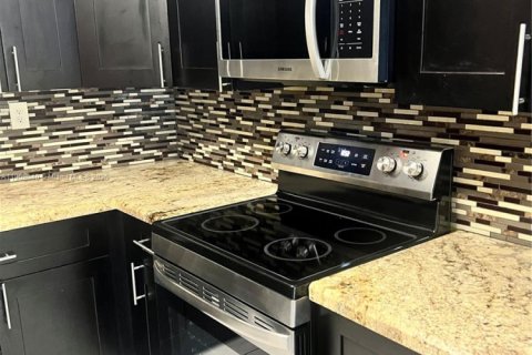 Купить кондоминиум в Санрайз, Флорида 2 спальни, 90.12м2, № 1973123 - фото 2