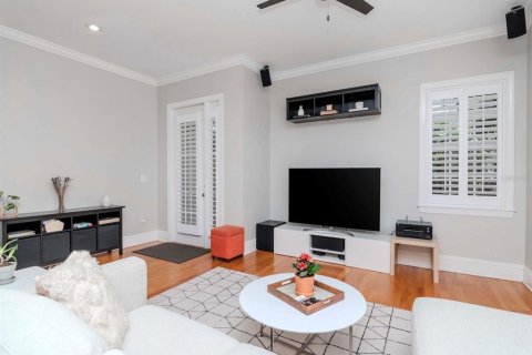 Townhouse in Tampa, Florida 3 bedrooms, 196.86 sq.m. № 2101863 - photo 9