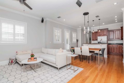 Townhouse in Tampa, Florida 3 bedrooms, 196.86 sq.m. № 2101863 - photo 11