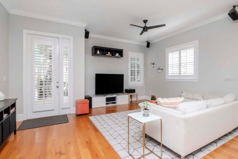 Townhouse in Tampa, Florida 3 bedrooms, 196.86 sq.m. № 2101863 - photo 8
