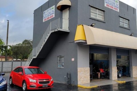 Купить коммерческую недвижимость в Хайалиа, Флорида № 1985013 - фото 2