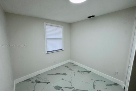 Villa ou maison à vendre à Punta Gorda, Floride: 5 chambres, 133.78 m2 № 1689037 - photo 9