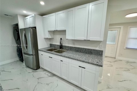 Villa ou maison à vendre à Punta Gorda, Floride: 5 chambres, 133.78 m2 № 1689037 - photo 6