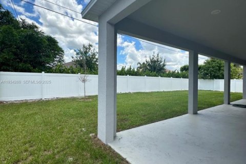 Снять в аренду виллу или дом в Порт-Сент-Луси, Флорида 4 спальни, 303.98м2, № 1992473 - фото 22