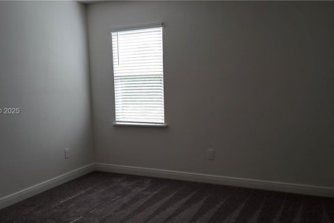 Снять в аренду виллу или дом в Порт-Сент-Луси, Флорида 4 спальни, 303.98м2, № 1992473 - фото 13