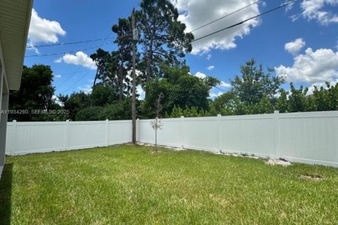 Снять в аренду виллу или дом в Порт-Сент-Луси, Флорида 4 спальни, 303.98м2, № 1992473 - фото 21