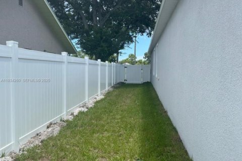 Снять в аренду виллу или дом в Порт-Сент-Луси, Флорида 4 спальни, 303.98м2, № 1992473 - фото 19