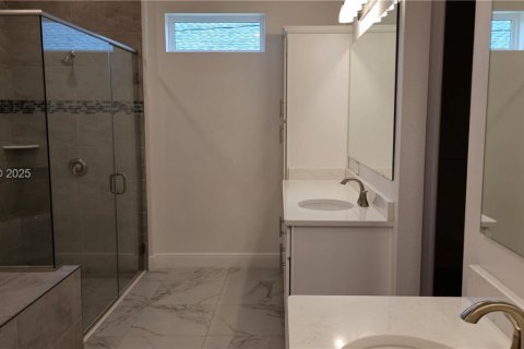 Снять в аренду виллу или дом в Порт-Сент-Луси, Флорида 4 спальни, 303.98м2, № 1992473 - фото 11